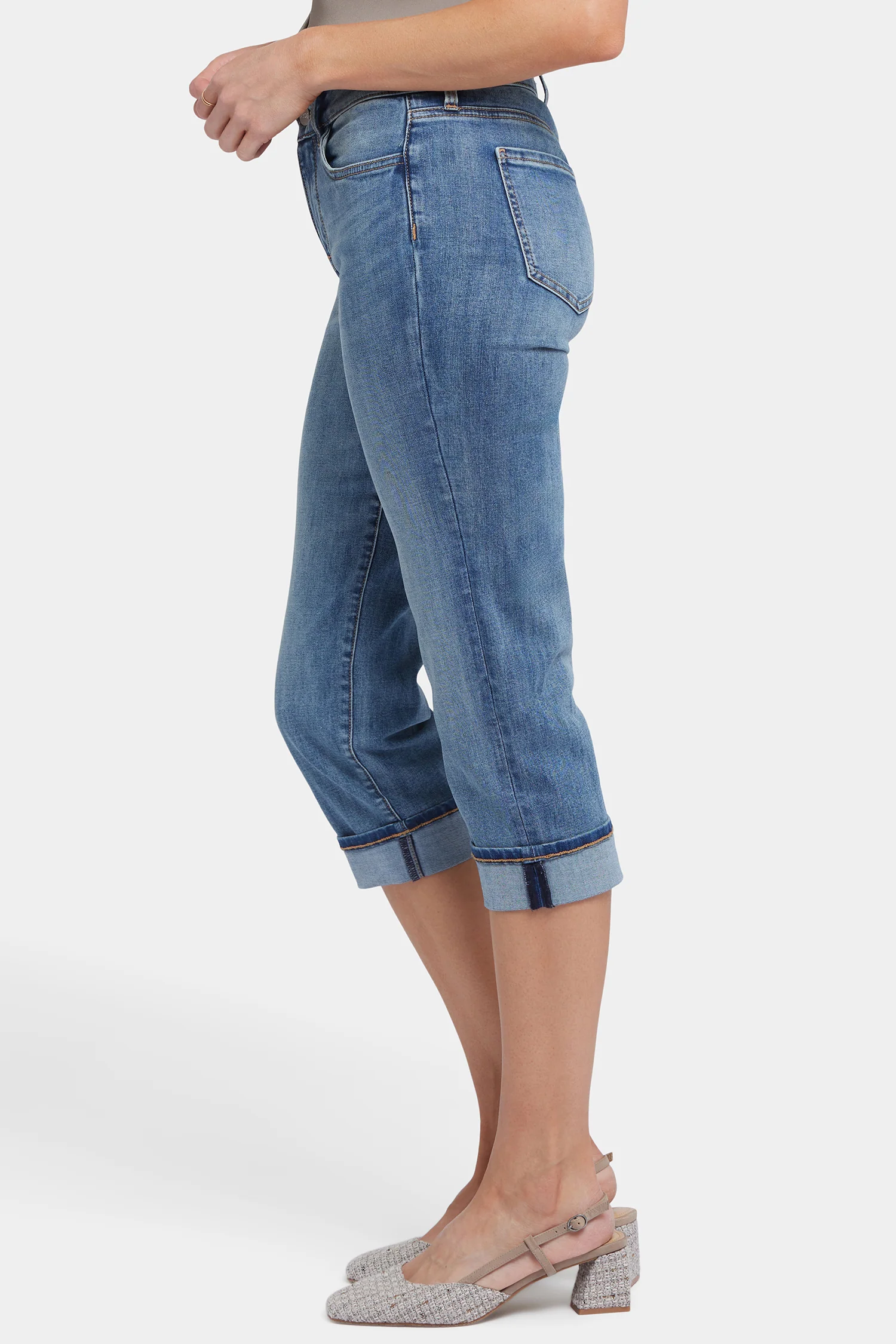 9940-marilyn-straight-crop-jeans-in-petite-majorca-bay-1.webp