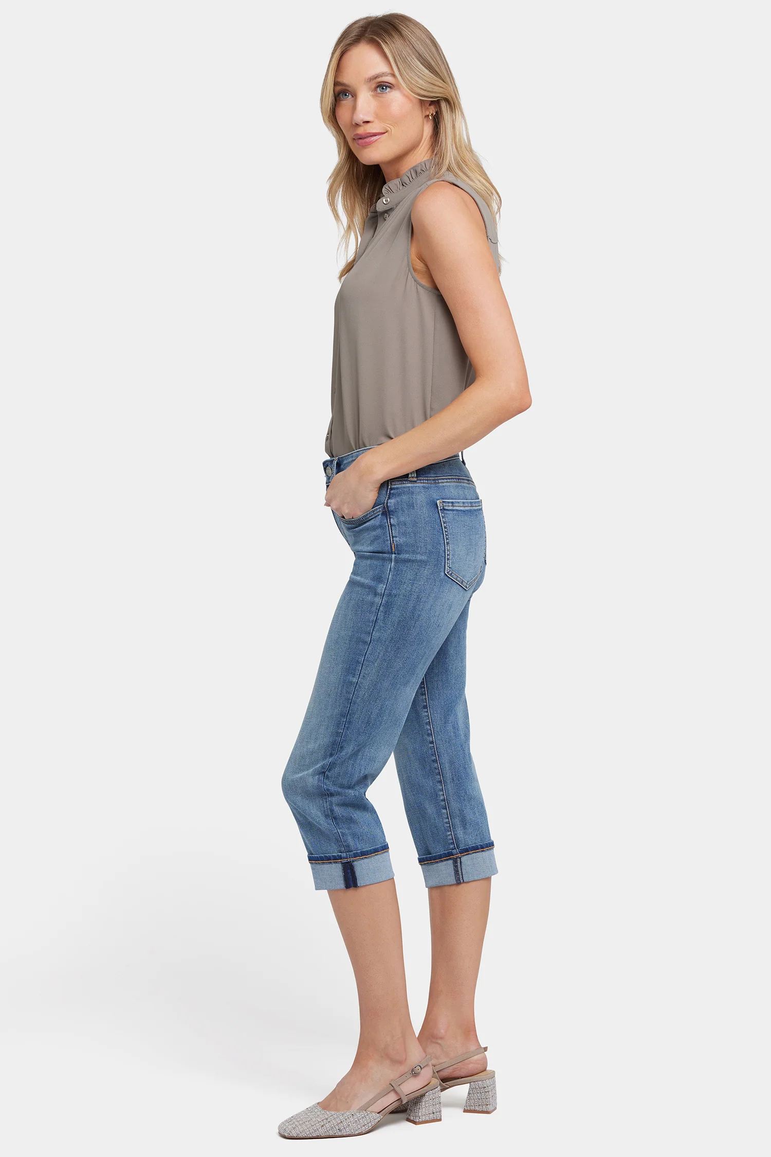 9940-marilyn-straight-crop-jeans-in-petite-majorca-bay-1.webp
