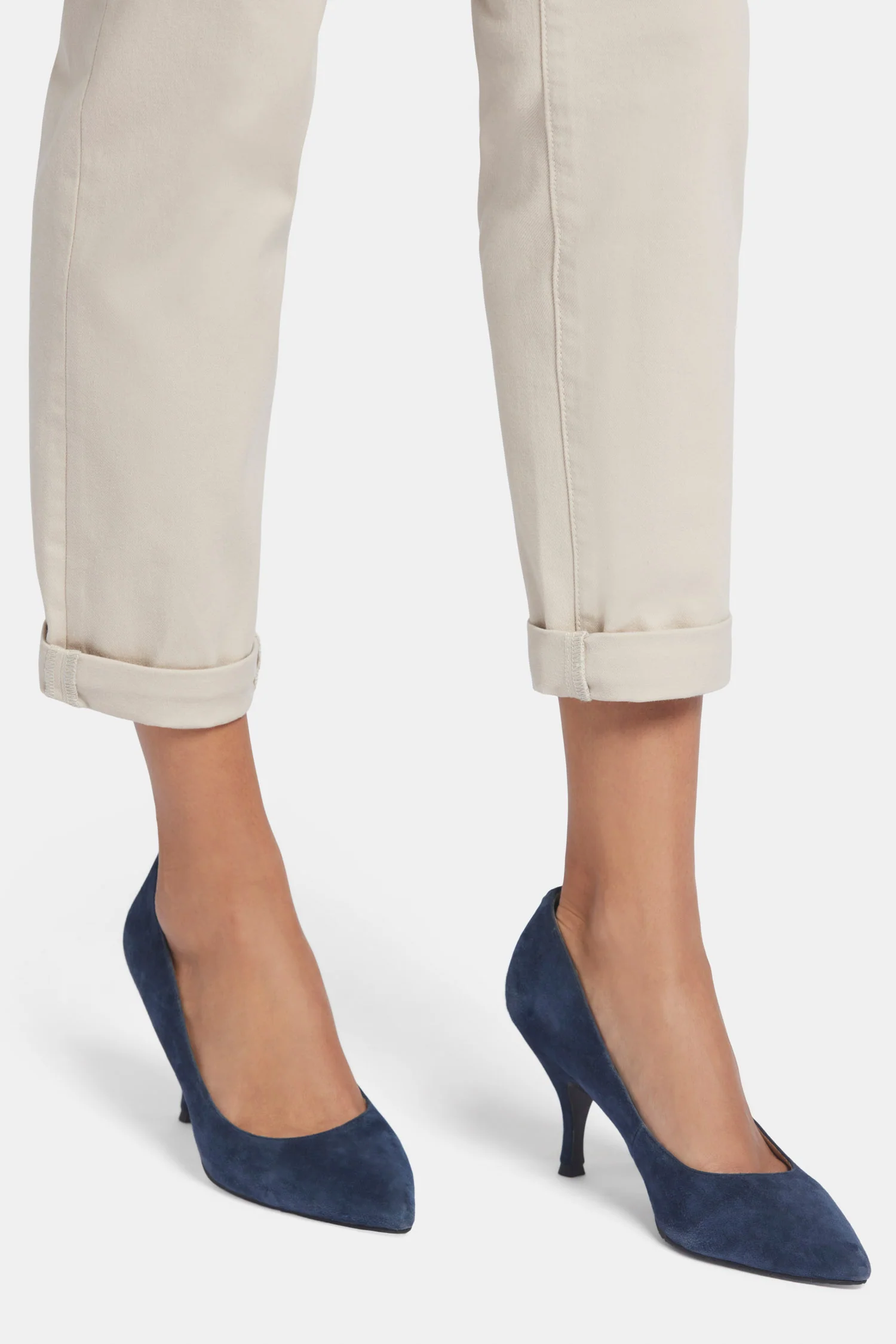 9952-margot-girlfriend-jeans-in-petite-feather-1.webp